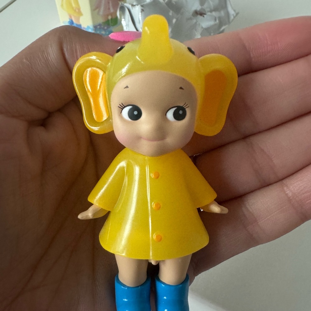Sonny Angel I Love Rainy Day Elephant
